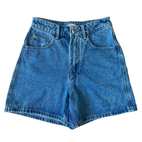 12 STOREEZ Flared Denim High Rise Mini Shorts, Medium Wash - Size XS - Picture 2 of 10